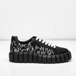 DGH1 TROUBLE GRAPHIC TRAINERS