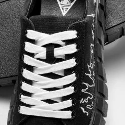 DGH1 TROUBLE GRAPHIC TRAINERS