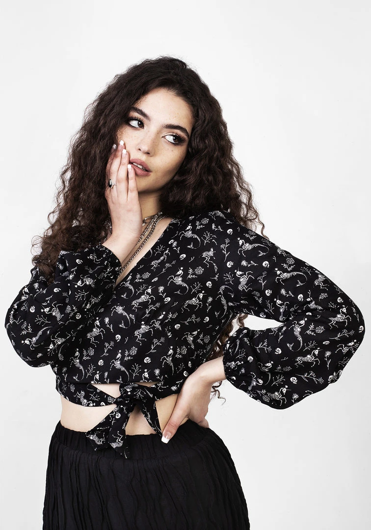 MET1 Women MAKEBELIEVE TIE FRONT CROP TOP 8 MET1 Women MAKEBELIEVE TIE FRONT CROP TOP